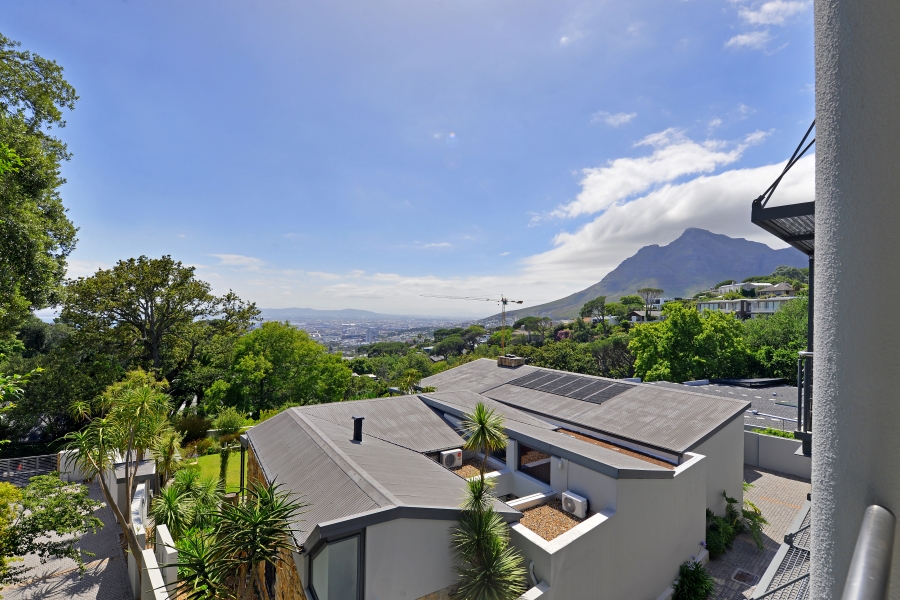 3 Bedroom Property for Sale in Higgovale Western Cape